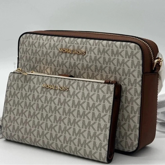 Michael Kors Large EW Crossbody Bag & Large Double Zip Wallet Vanilla/Brown - Picture 1 of 13